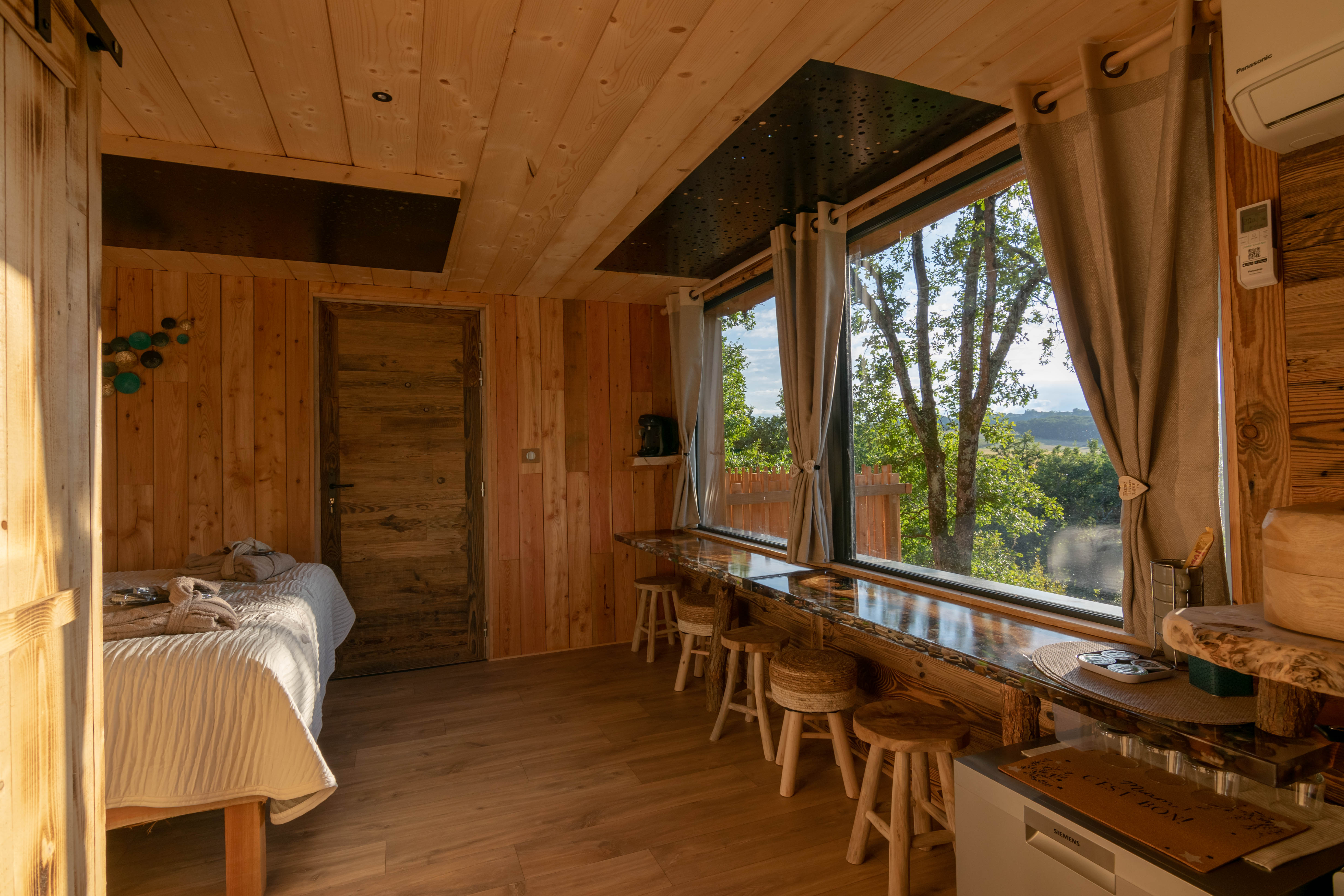 Cabane en bois d'intérieur, maisonnette pour enfants • LOOVE